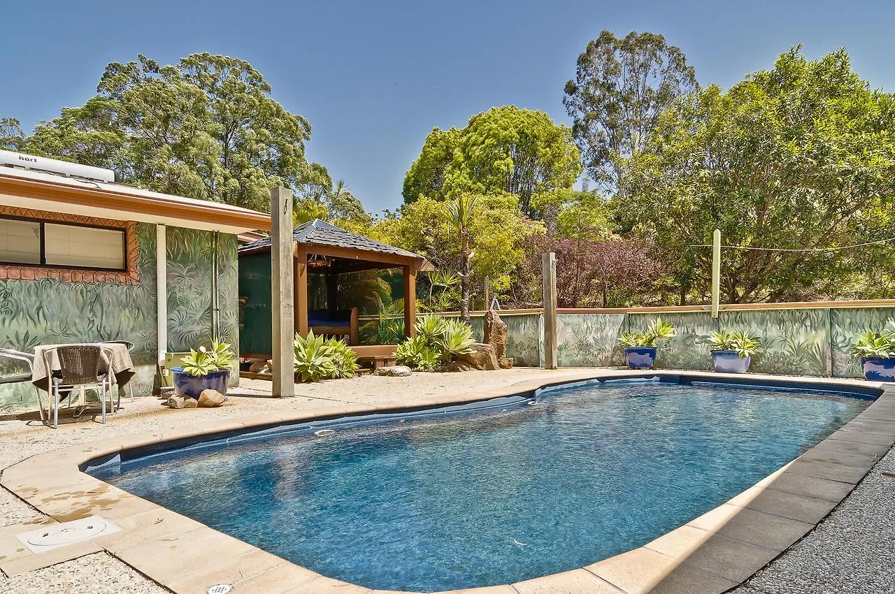 Noosa Edge Nudist Retreat Bed & Breakfast Doonan